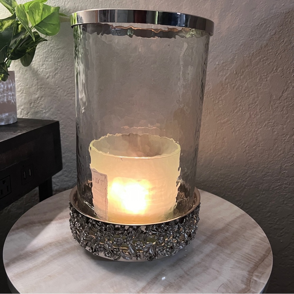 Gorgeous glass candle holder 🕯️